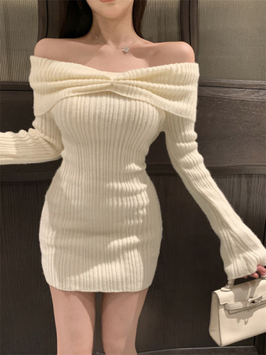 Actual shot of new one-shoulder sexy waist knitted dress