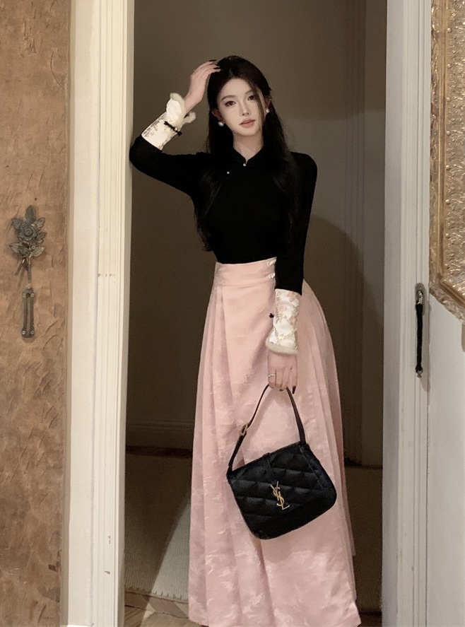 Actual shot of new Chinese style improved cheongsam top and horse face skirt two-piece set