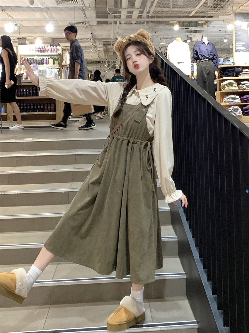 Real shot of milk tea style spring 2024 new sweet corduroy suspender dress two-piece set for women
