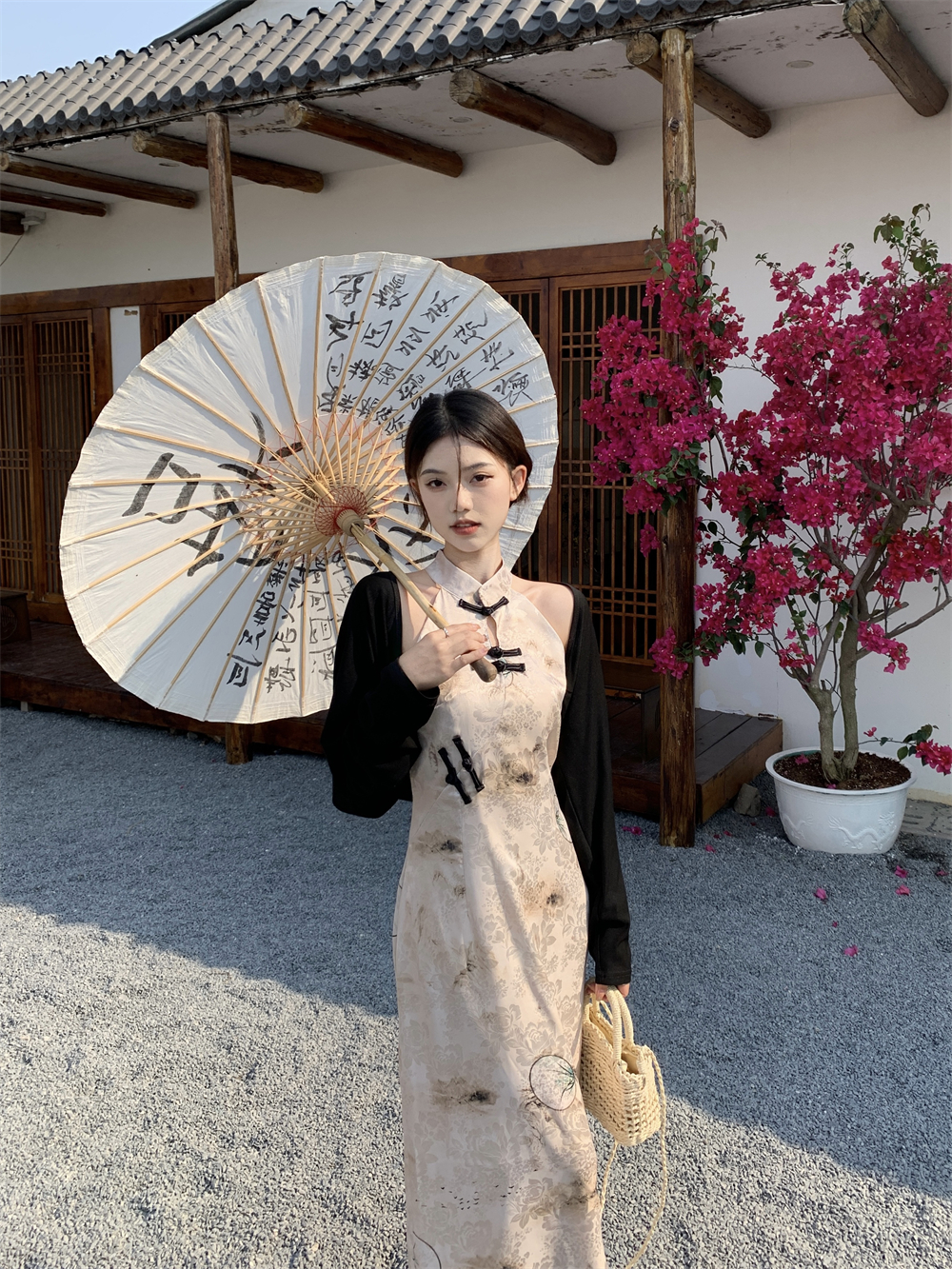 Actual shot ~ New Chinese style retro printed halterneck waist slimming cheongsam dress + versatile long-sleeved cardigan