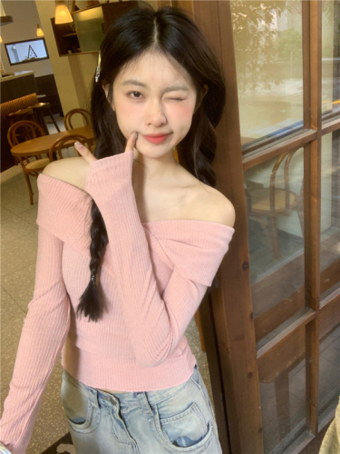 Actual shot of the new Korean style one-shoulder design niche pure desire slim knitted top for women