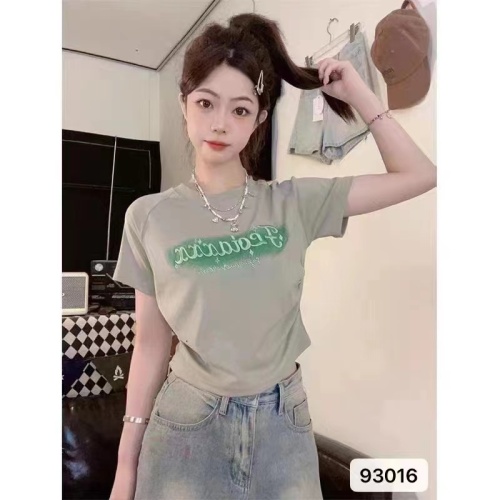 新款韩版短袖t恤夏新款设计感刺绣字母上衣女