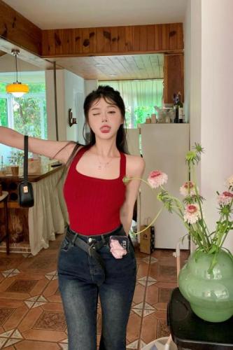 Real shot Hong Kong style retro red knitted backless slim halterneck suspender sleeveless vest for women with wide shoulder straps