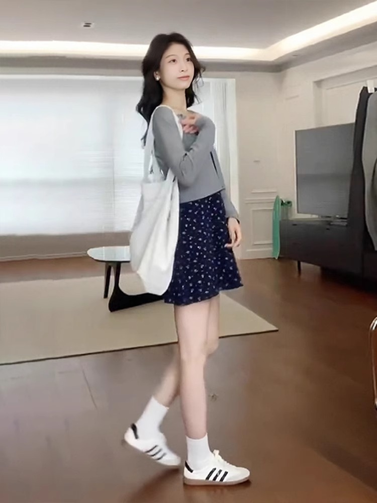 2024 early spring outfit with a complete set of fashionable age-reducing college style tea-flavored chic sweet and spicy skirt suit for women