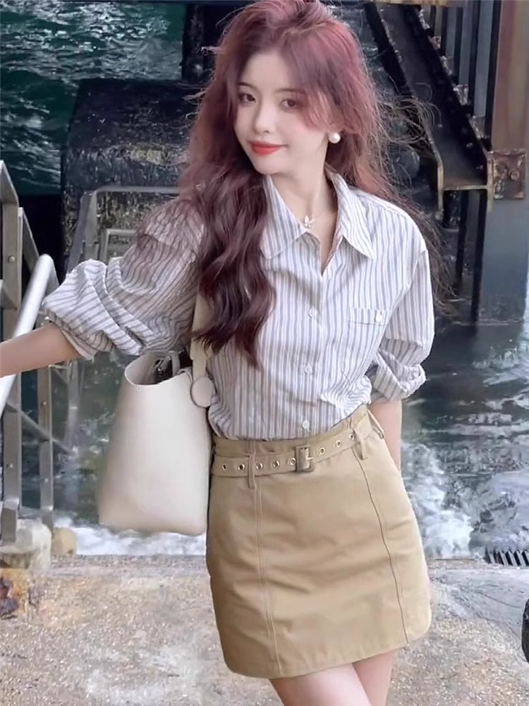 2024 spring new style French style blue striped shirt women's design niche style layered shirt