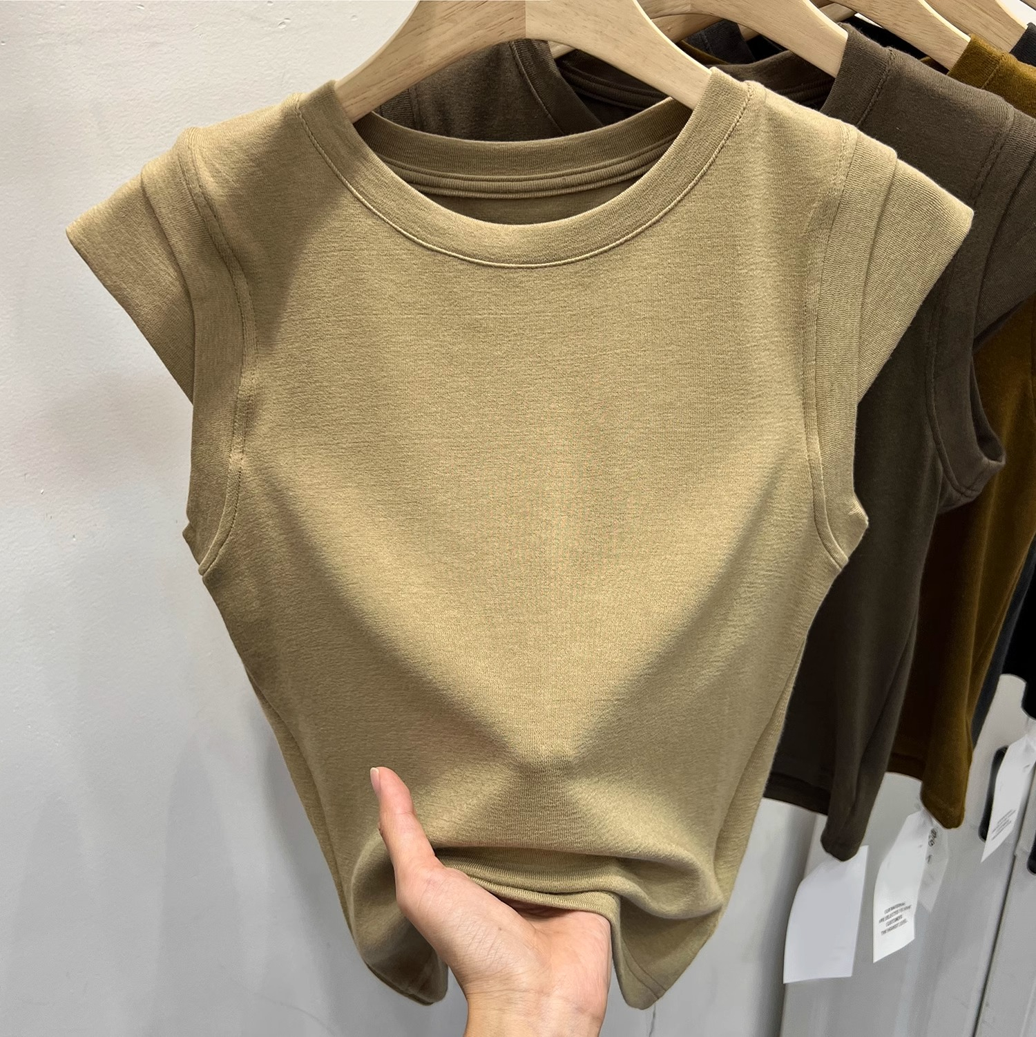 Feifei Sleeve Round Neck Slim T-shirt Simple Top Women's 2024 Summer New T-shirt Sleeveless Soft Waxy Knitted Bottoming Shirt