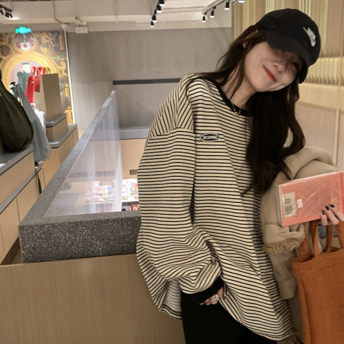 Striped T-shirt bottoming shirt for women autumn new round neck long-sleeved sweatshirt for women Korean style top