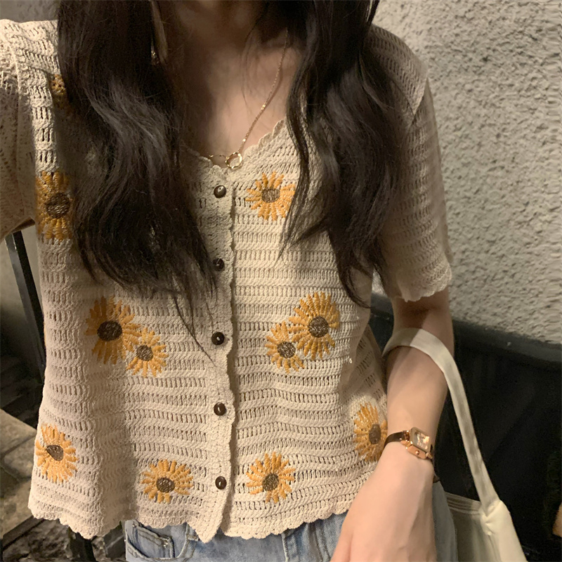 2024夏季新款顯瘦百搭氣質V領小雛菊刺繡短袖針織短款開衫上衣女
