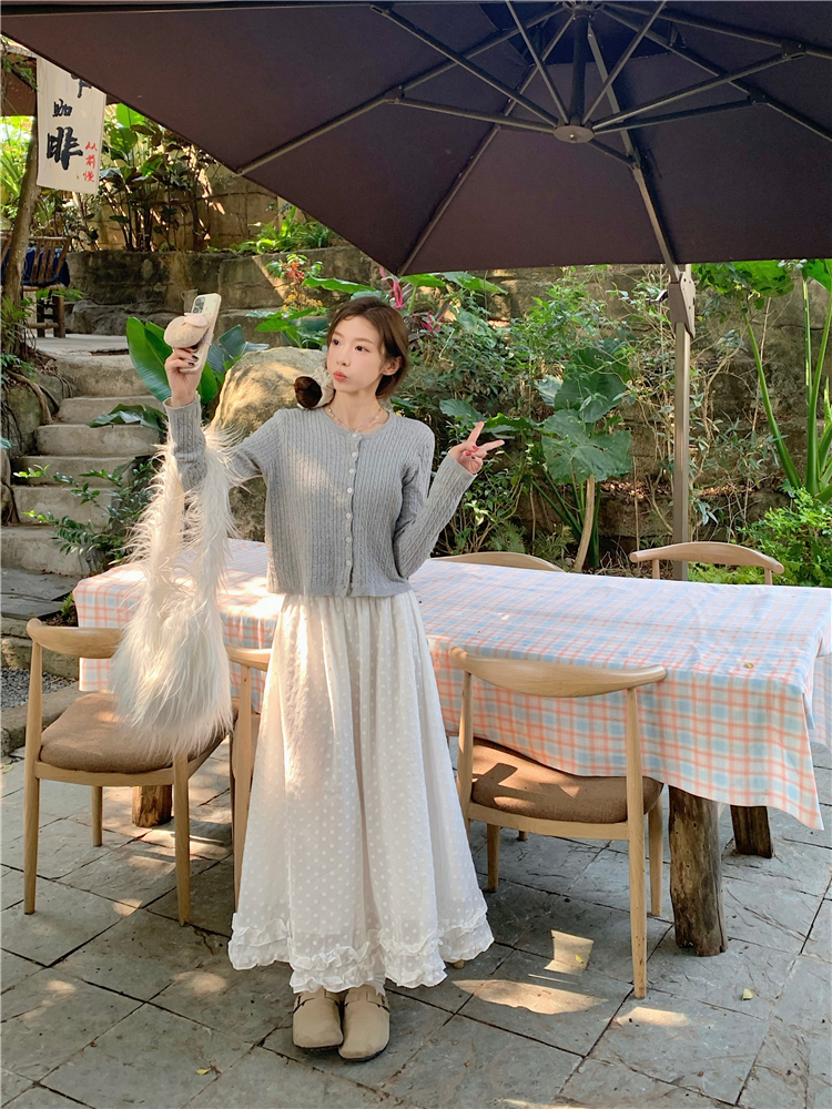 Actual shot~Large size 2024 spring new Hao Korean gray gentle sweater + white skirt suit for women