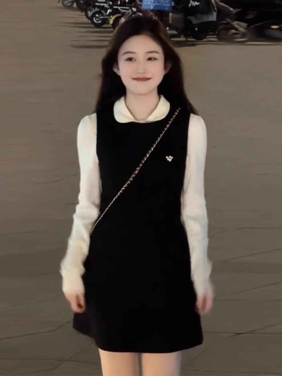 Spring and Autumn Korean style tea-style outfits, a complete set of Hepburn black suspender dress for petite women, two-piece set