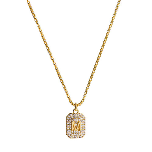 Exquisite sparkling diamond pendant necklace for women, titanium steel design, M letter necklace, elegant, internet celebrity clavicle chain jewelry
