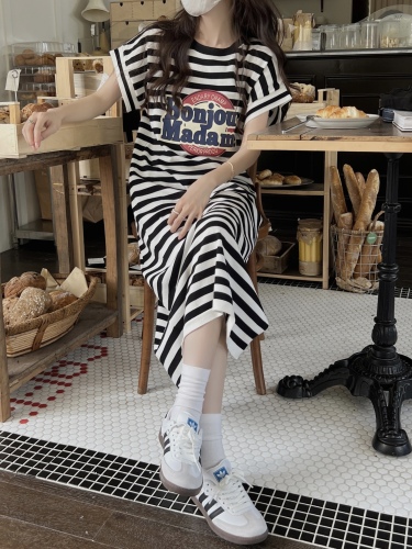 实拍 新款韩版宽松字母开叉T恤裙女设计感短袖减龄条纹连衣裙