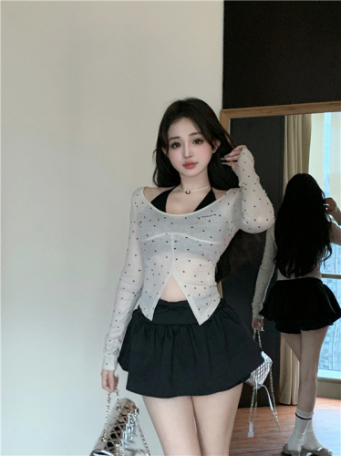 Real shot of fake two-piece slit sweet and spicy tops for women in spring and summer slimming short polka dot bottoming shirts