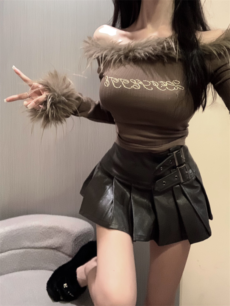 Real shot of one-shoulder furry patchwork knitted top high-waisted pu leather skirt