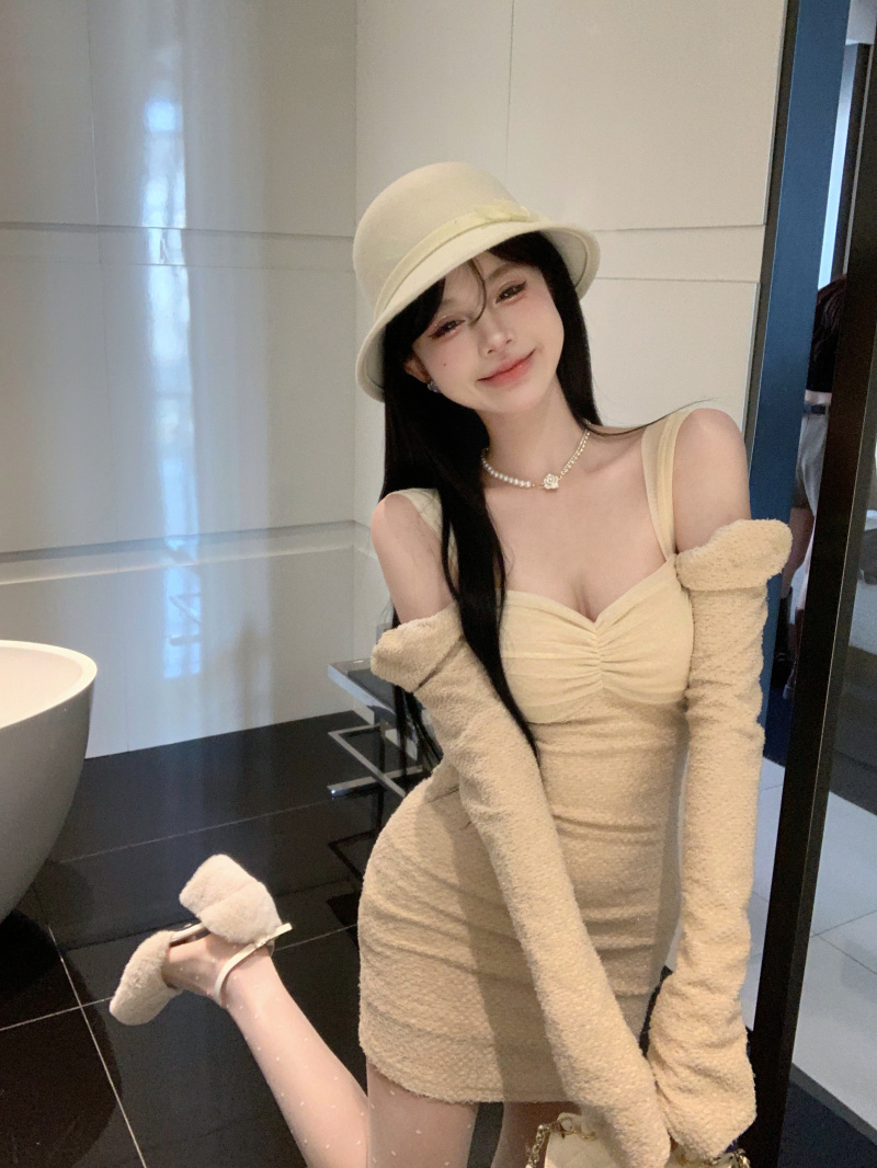 實拍 純欲風一字肩吊帶連衣裙女早春蕾絲拼接修身顯瘦包臀裙