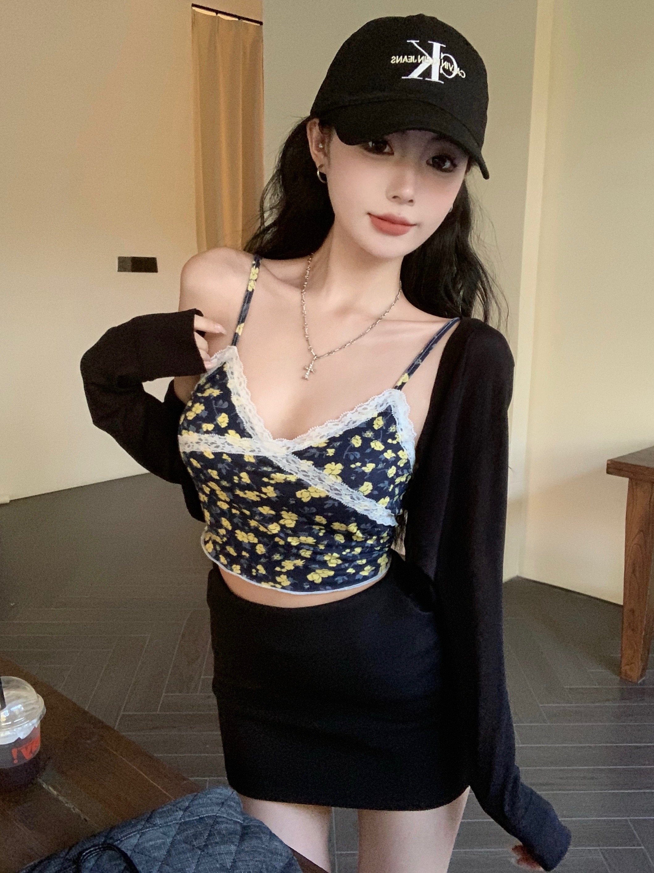 Real shot of retro simple lace splicing floral camisole simple knitted ice cold sun protection cardigan