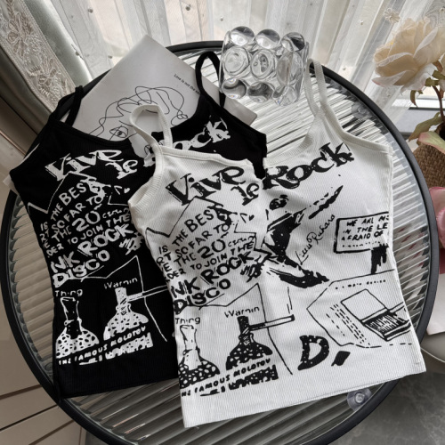 Real shot of American sexy hottie punk printed camisole with sleeveless outer short top for women