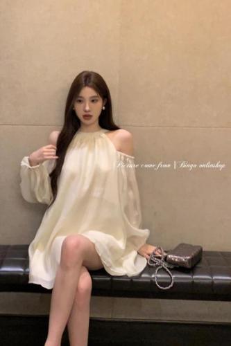 Actual shot of spring and summer light apricot loose off-shoulder long-sleeved dress for women