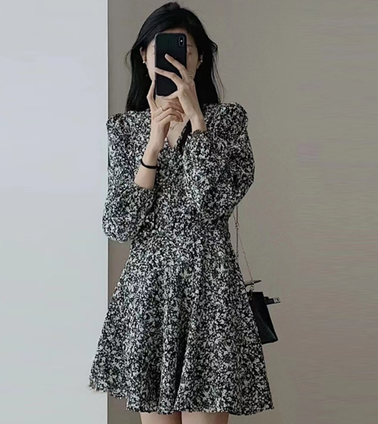 2024春裝大碼女裝高級感鹽系小個子v領碎花長袖連衣裙M-4XL200斤