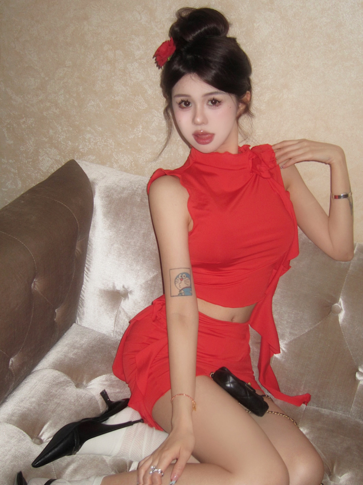 Real shot of hot girl suit female streamer flower vest short top hip-covering skirt skirt two-piece set