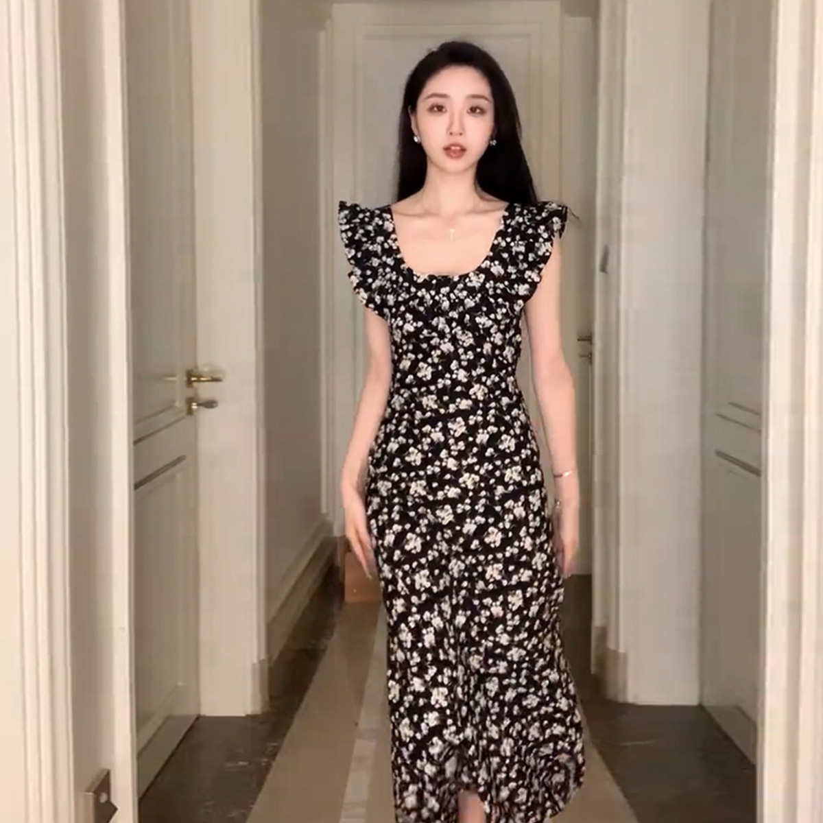 質檢官圖2024夏季新款法式赫本風碎花連衣裙子女氣質背心收腰長裙