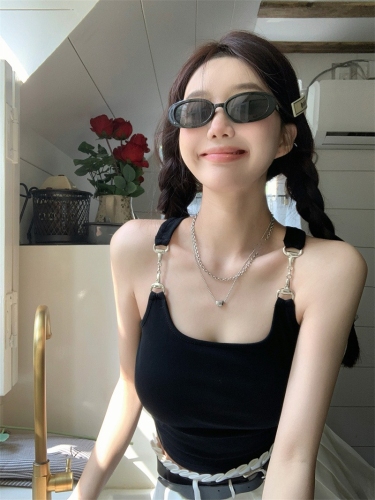 Official photo Sleeveless short black camisole for women to wear in summer hot girl Internet celebrity design slim bottoming shirt