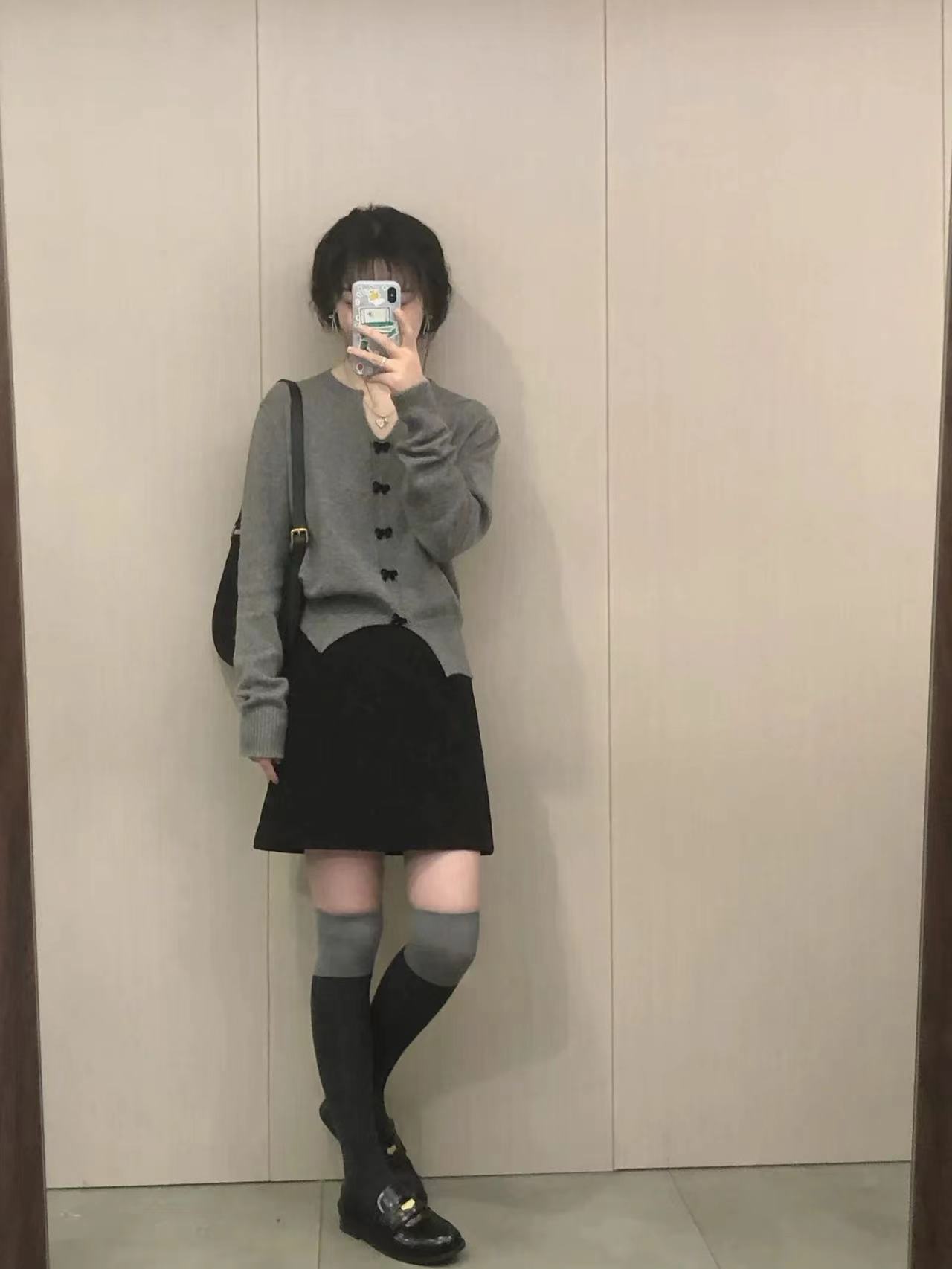 初春穿搭一整套小個子灰色針織上衣半身裙套裝女今年流行兩件套裙