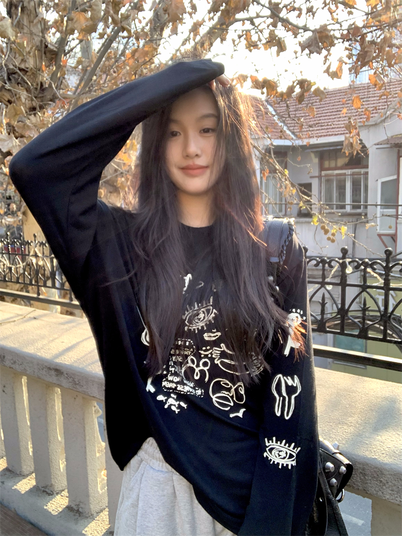 實拍~童趣塗鴉印花長袖防曬休閒寬鬆圓領上衣
