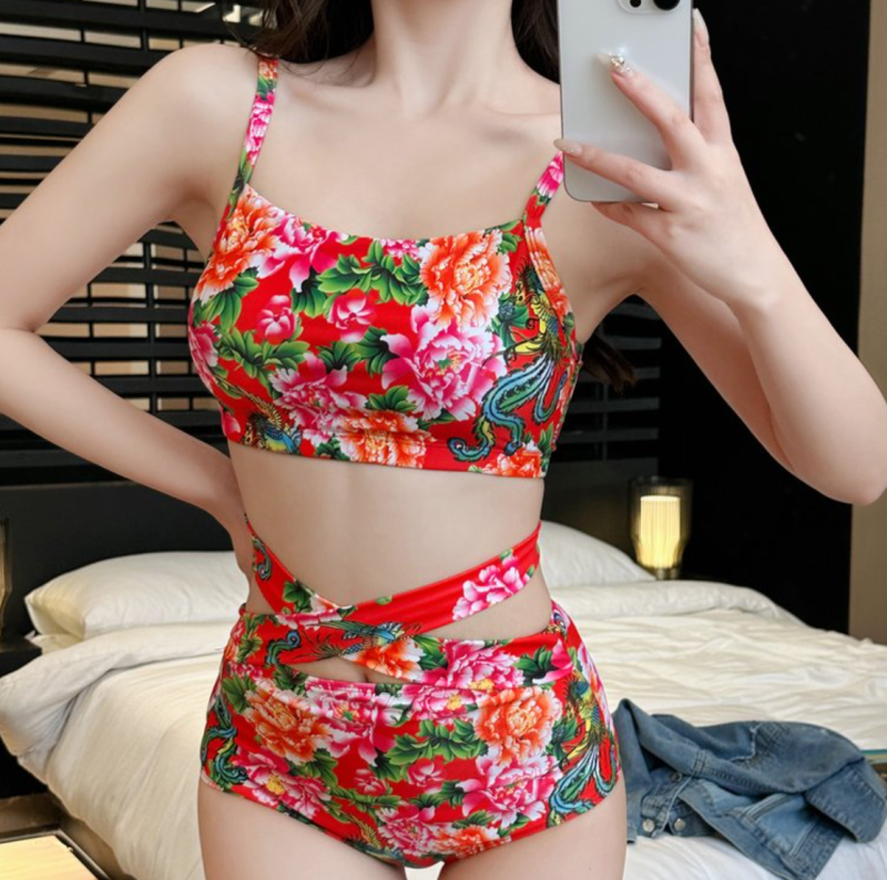 2024 New Northeast Large Flower Swimsuit Women's One-piece Triangle Slim Fit Split Sexy High Waist Bikini
