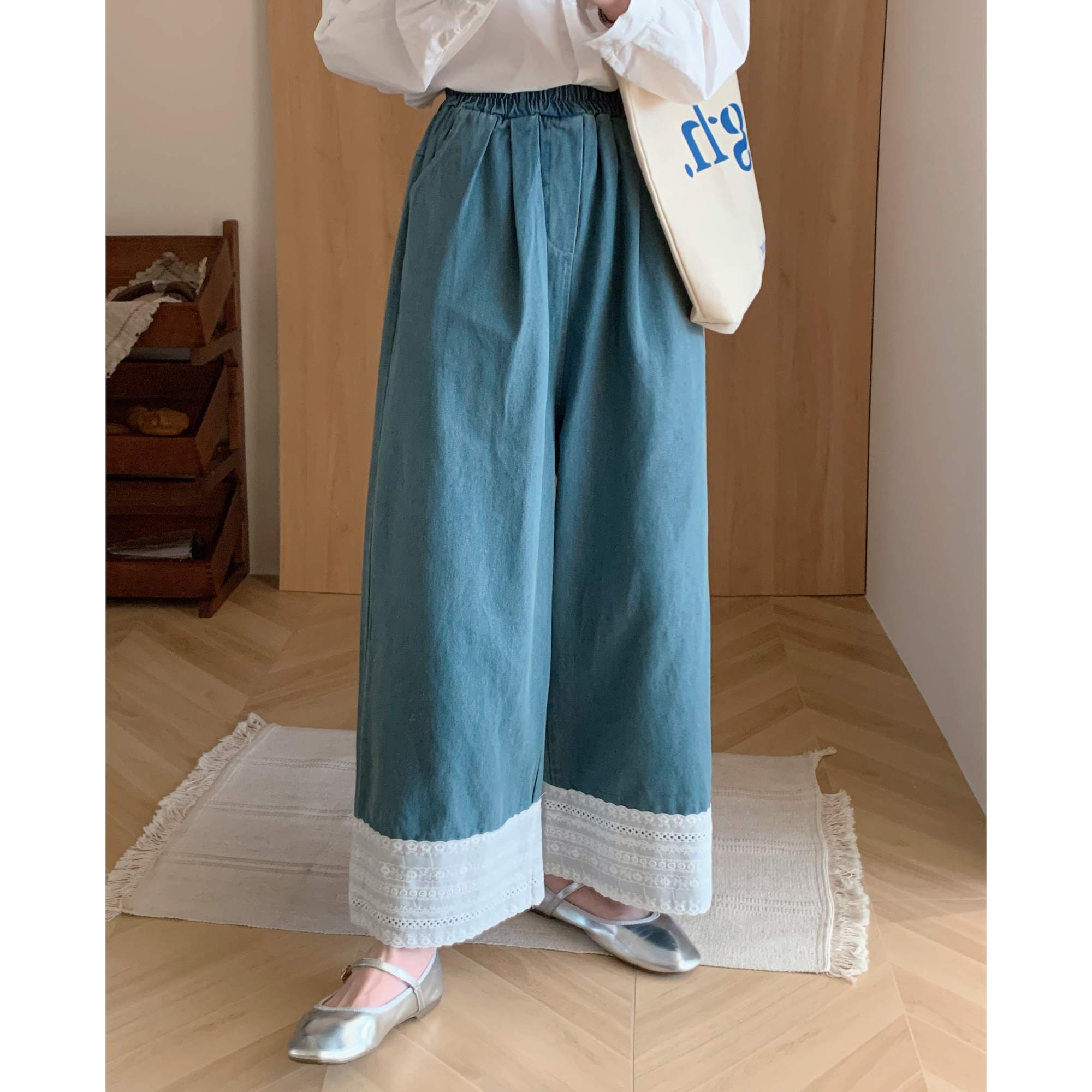 實拍 韓版 蕾絲花邊拼接 洗水牛仔闊腿褲 寬鬆牛仔褲