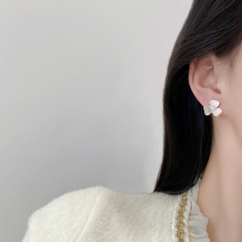 Actual shot of S925 silver needle super fairy light luxury high-end design flower earrings for women oil dripping diamond earrings