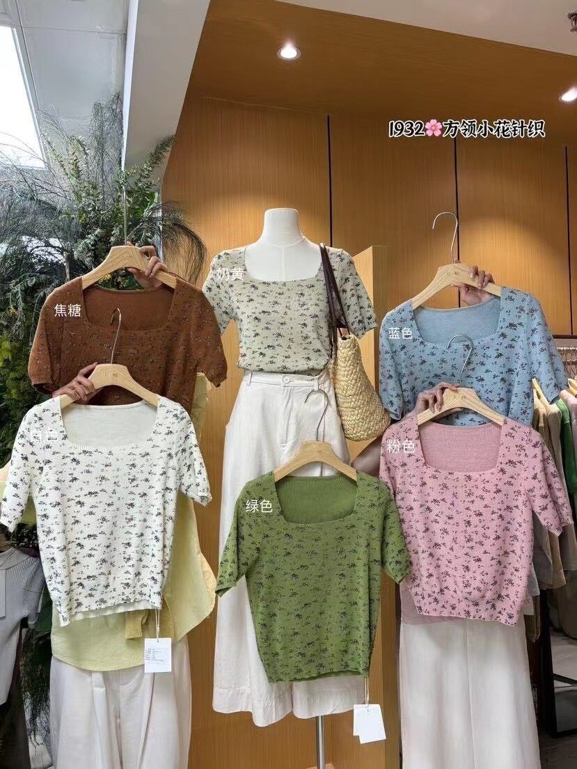 十三行春裝新款溫柔風方領套頭短袖顯瘦杏色碎花休閒針織衫上衣女