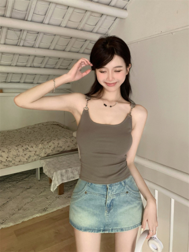 Official photo Sleeveless short black camisole for women to wear in summer hot girl Internet celebrity design slim bottoming shirt