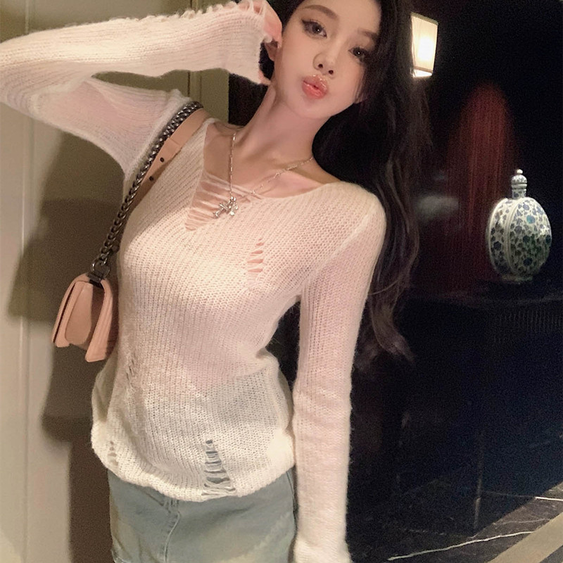 Qiu Rouyao autumn new long-sleeved knitted bottoming shirt hollow slim slimming solid color pullover torn sweater for women