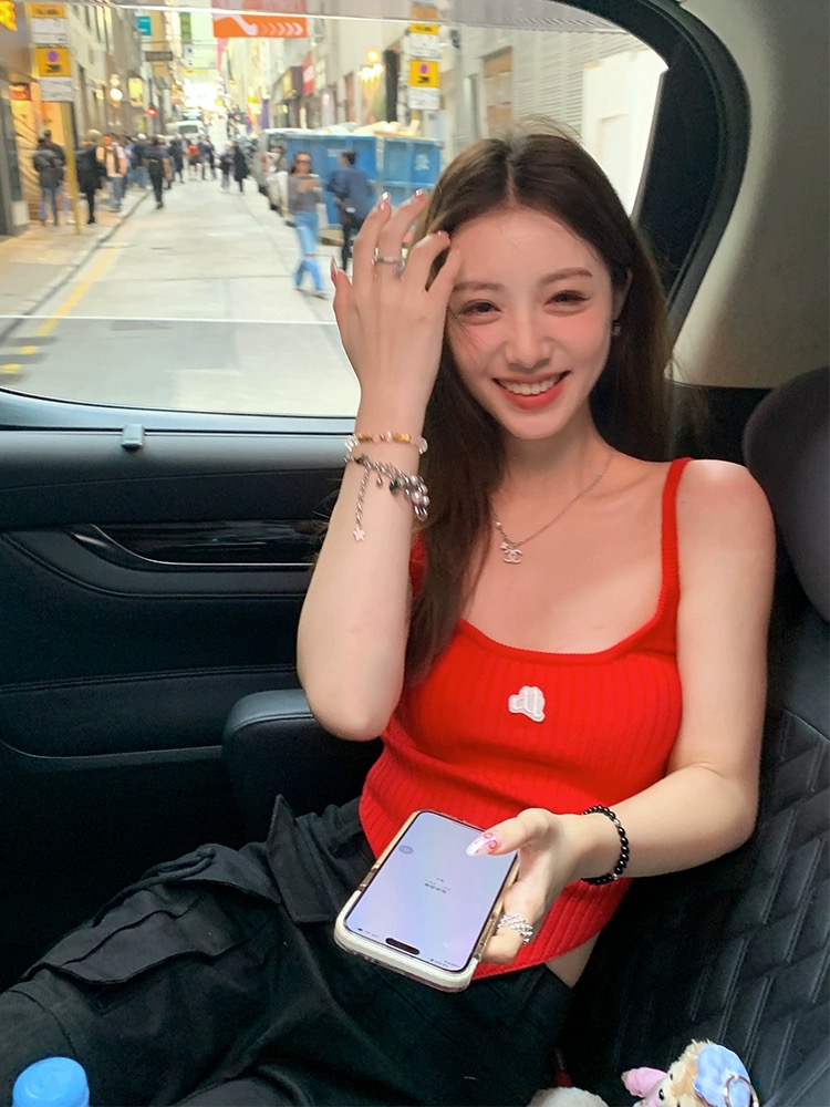 NIMO WANGClean fit紅色吊帶背心女春夏季修身針織短款上衣