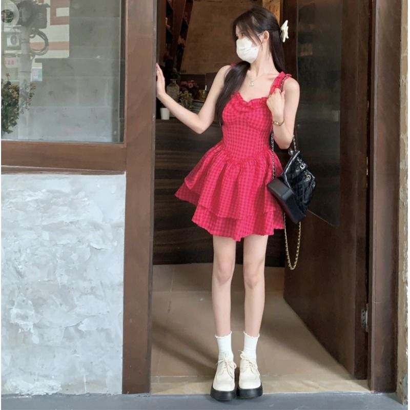 甜美少女收腰顯瘦蓬蓬短裙甜辣風小個子高級感火龍果色吊帶連衣裙