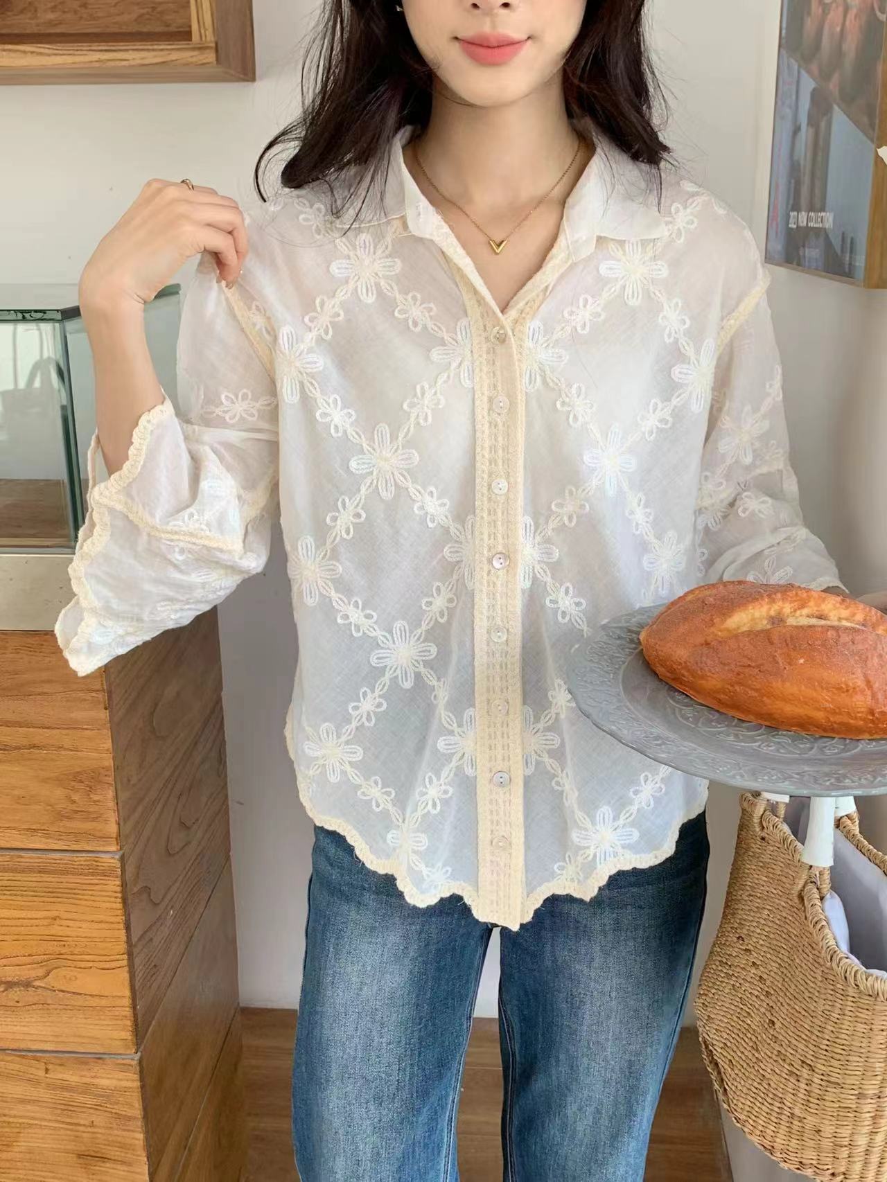 春秋季復古設計感長袖翻領寬鬆顯瘦單排扣刺繡襯衫女休閒上衣
