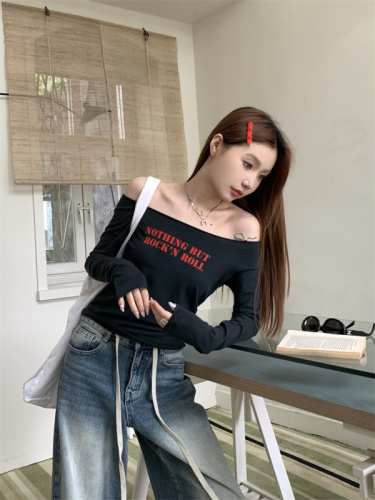 Real shot of versatile basic sexy letter printed long-sleeved one-shoulder top