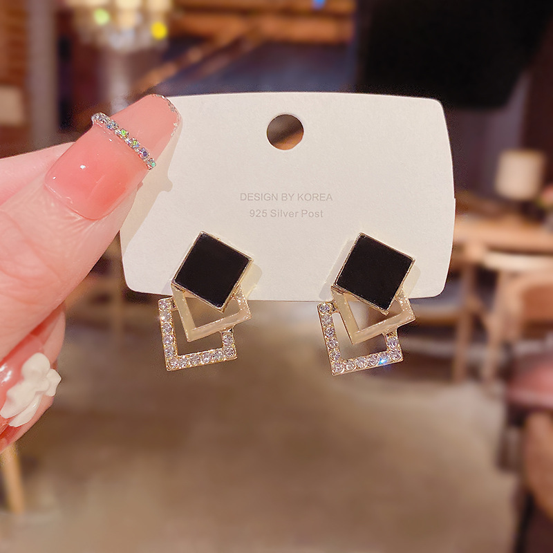 Real shot S925 silver needle simple small geometric earrings female super fairy diamond personalized design earrings
