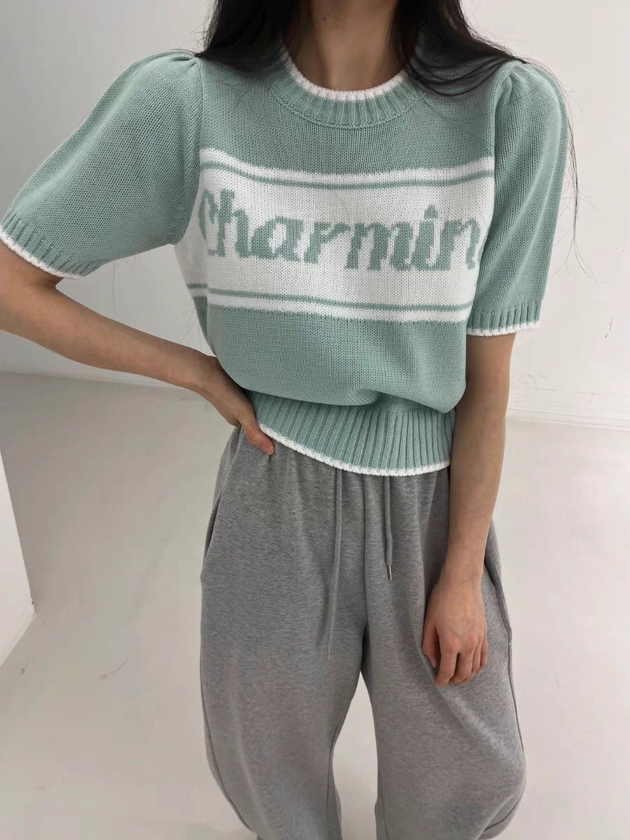 lettered short sleeve sweater