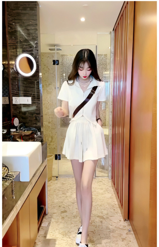 2024 Summer Internet Celebrity Suit This Summer’s Popular Fashion Suit Short Salt Style Light Mature Two-piece Suit