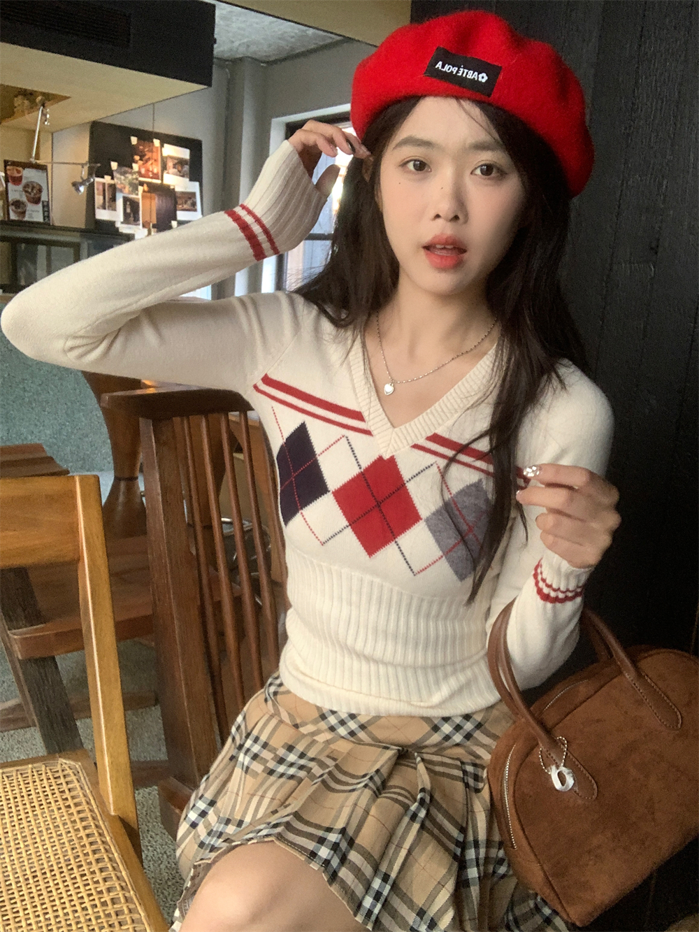 Real shot of spring retro rhombus V-neck sweater slim contrast color long-sleeved top for women