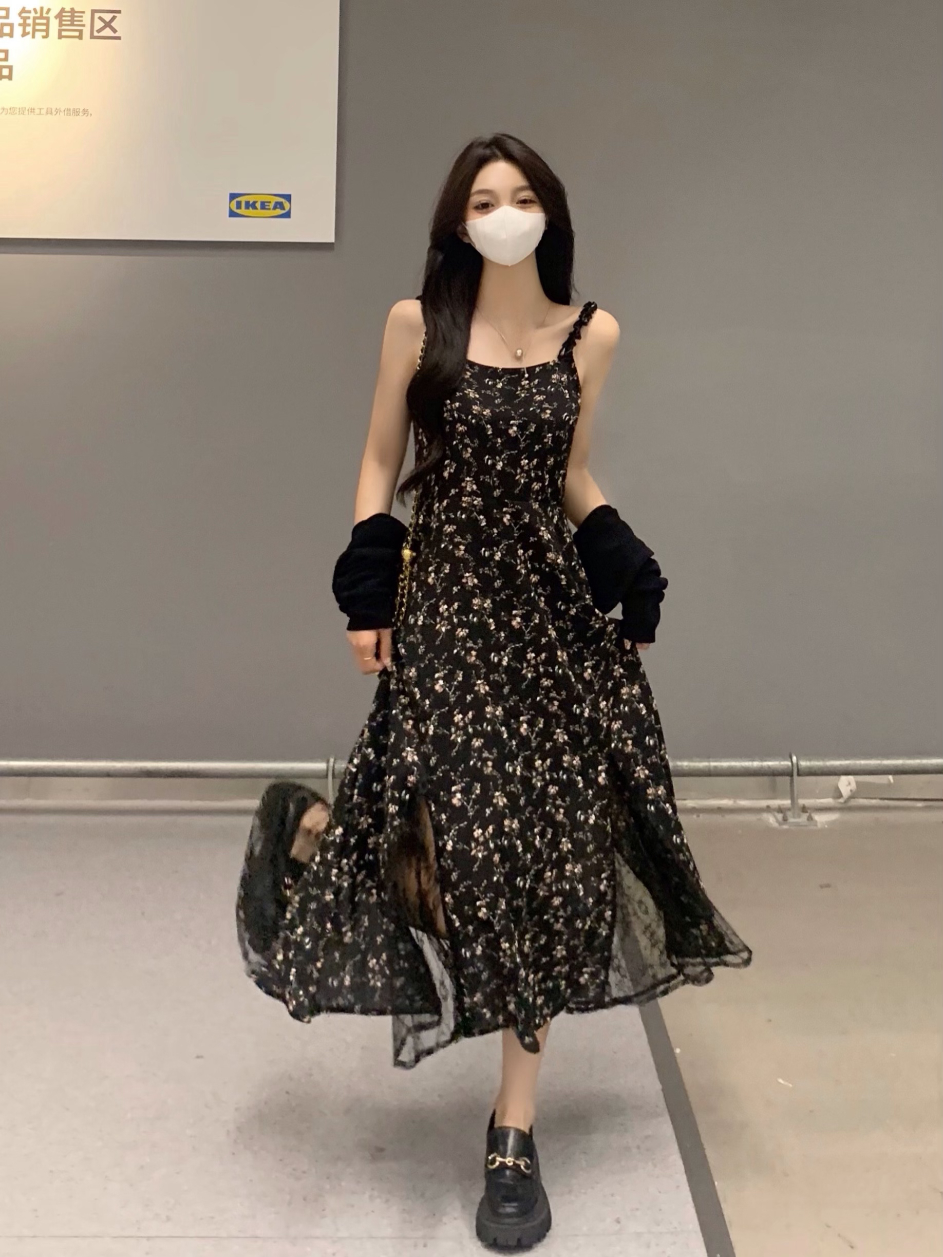 溫柔系碎花連衣裙子復古收腰度假顯瘦A字中長款吊帶裙+黑色小開衫