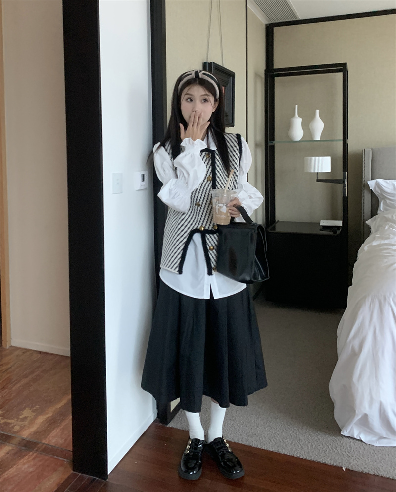實拍春韓設計感不規則針織馬甲泡泡袖襯衣高腰半身裙三件套