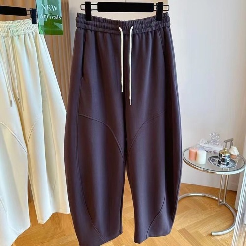 Extra large size 300 pounds European niche design loose casual pants for women, versatile slimming banana pants for women
