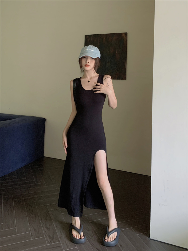 Real shot ~ 2024 early spring hip-covering skirt Hong Kong style hottie suspender dress retro chic slit long skirt