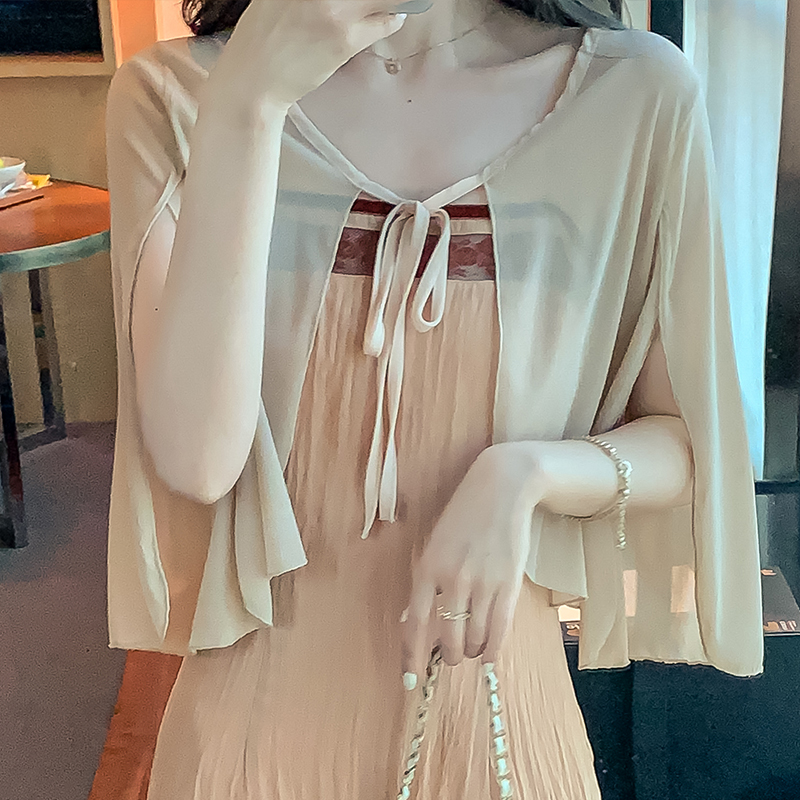 Has shipped small shawl coat women's 2024 spring and summer new versatile mesh sun protection clothing ultra-thin short outer cardigan