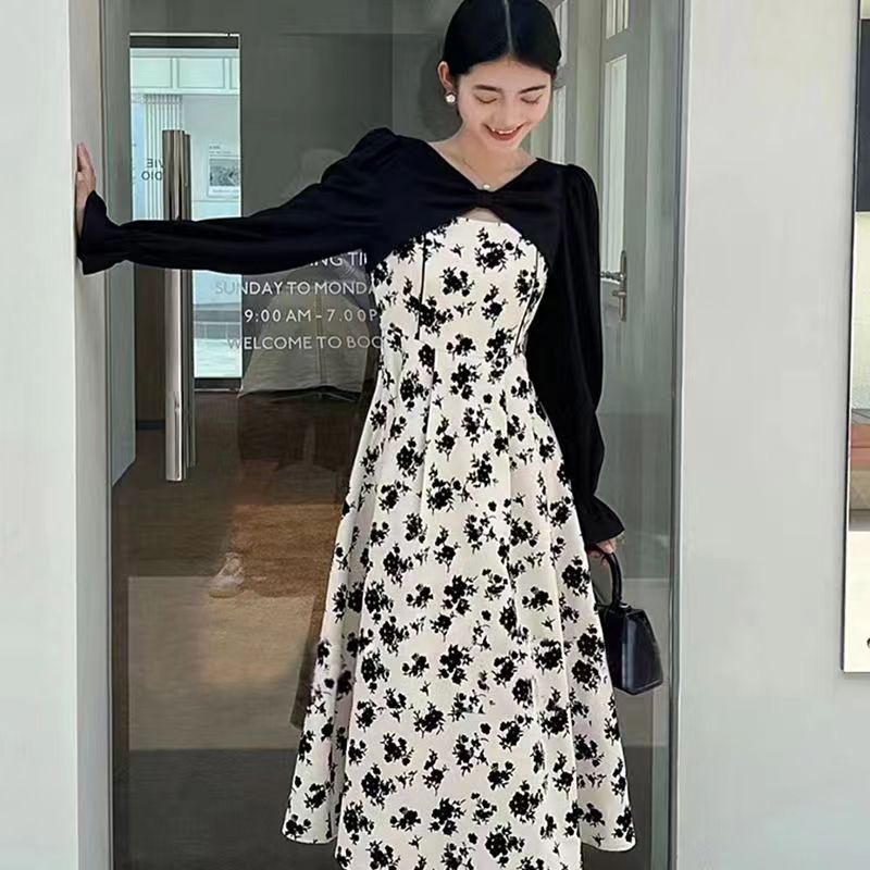 法式赫本風碎花連衣裙女春秋季新款設計感拼接純欲兩件套中長裙子