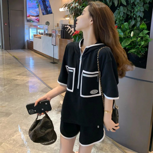 Casual suit for women summer new fashion style age-reducing design wide-leg shorts fashion two-piece set