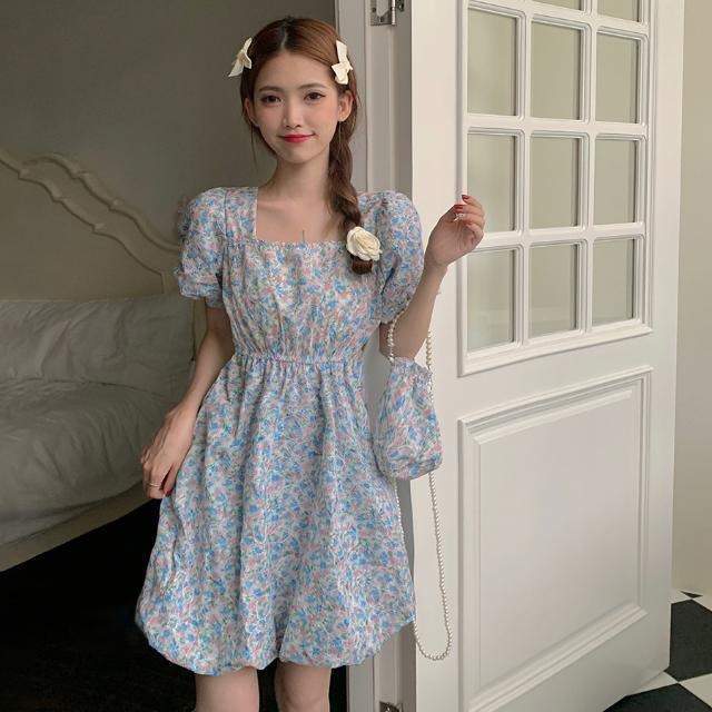 送包包裙子夏季2024新款小清新甜美減齡方領小個子短袖收腰連衣裙